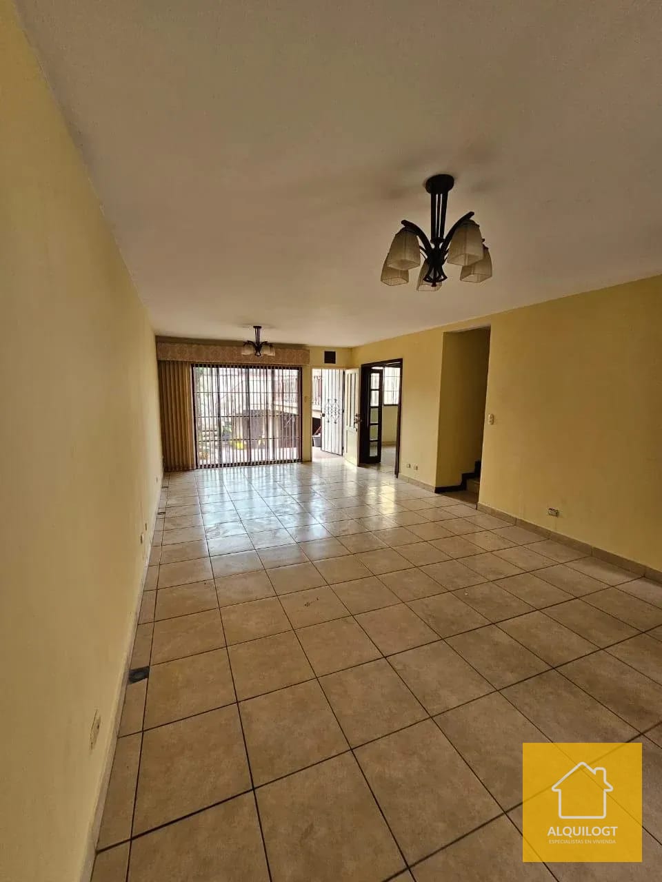 Oportunidad de Vivir en Zona 2 Casa Amplia con Jardin y Terraza — Casa en Alquiler en Baldone, Zona 2, Guatemala, Ciudad — foto 15 de 16