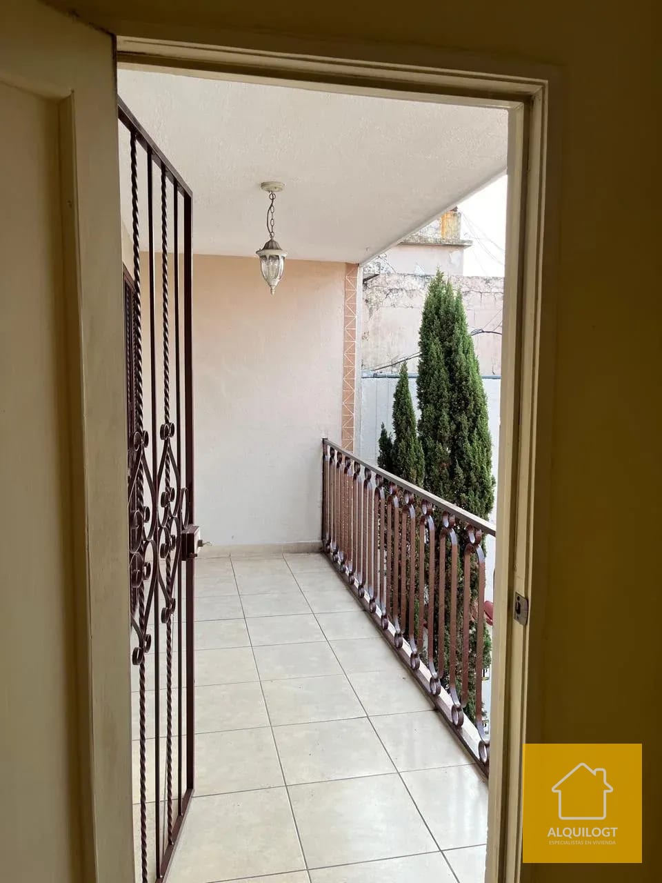 Oportunidad de Vivir en Zona 2 Casa Amplia con Jardin y Terraza — Casa en Alquiler en Baldone, Zona 2, Guatemala, Ciudad — foto 16 de 16