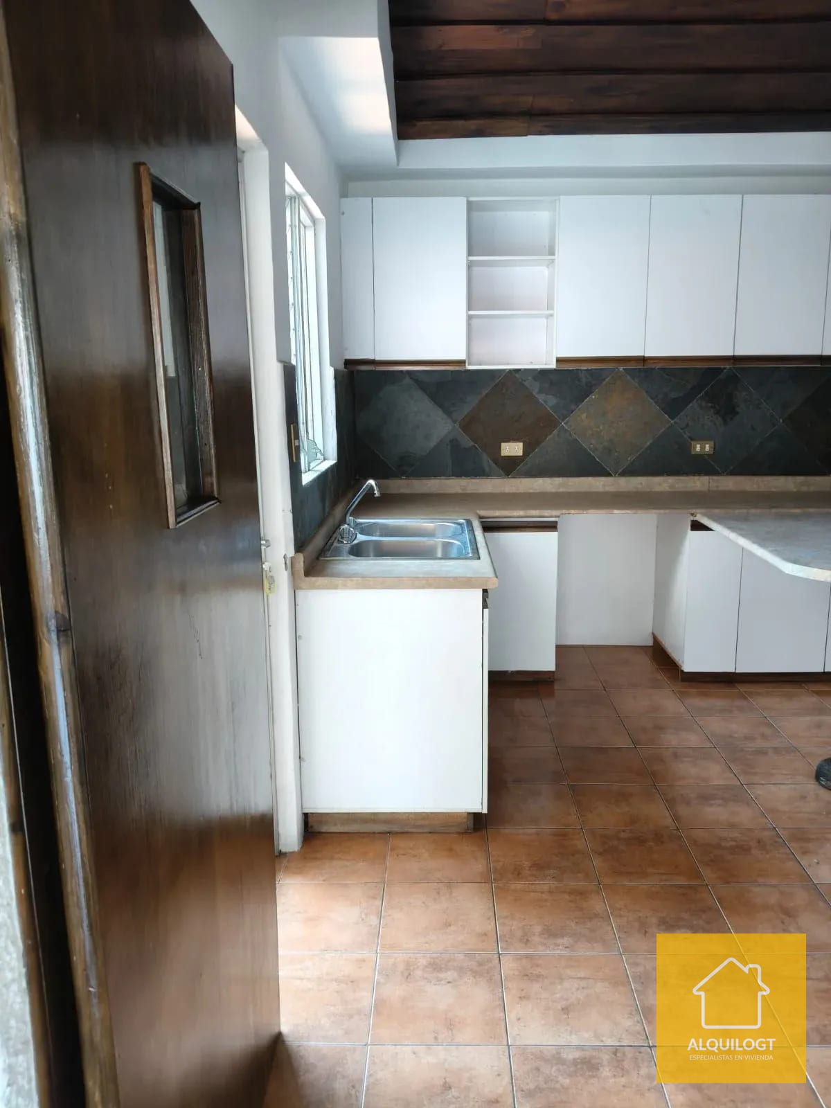 Amplio Apartamento en Segundo Nivel de Casa San Cristobal Mixco — Apartamento en Alquiler en Vista al Valle, Zona 8 Mixco, Guatemala, Ciudad — foto 9 de 17