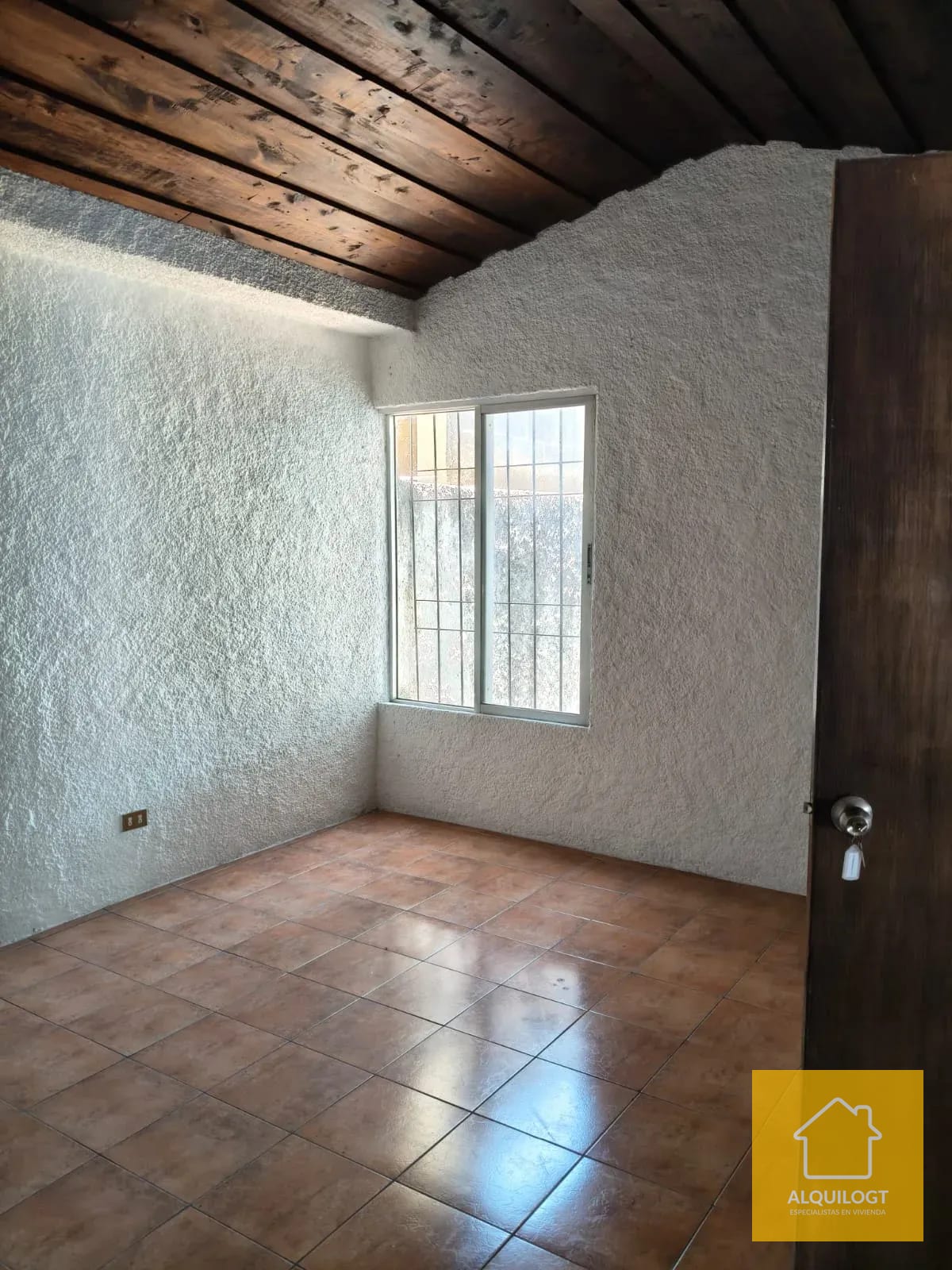 Amplio Apartamento en Segundo Nivel de Casa San Cristobal Mixco — Apartamento en Alquiler en Vista al Valle, Zona 8 Mixco, Guatemala, Ciudad — foto 13 de 17