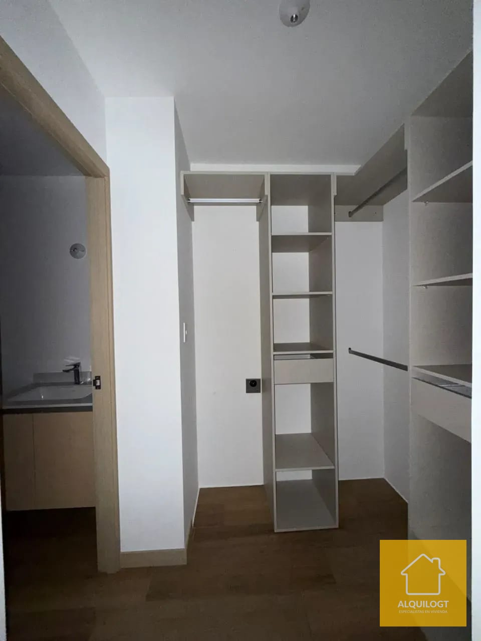 Apartamento Zona 10 en Vie los Proceres Ubicacion Privilegiada 2 Habi — Apartamento en Alquiler en Vié Los Próceres, Zona 10, Guatemala, Ciudad — foto 8 de 10