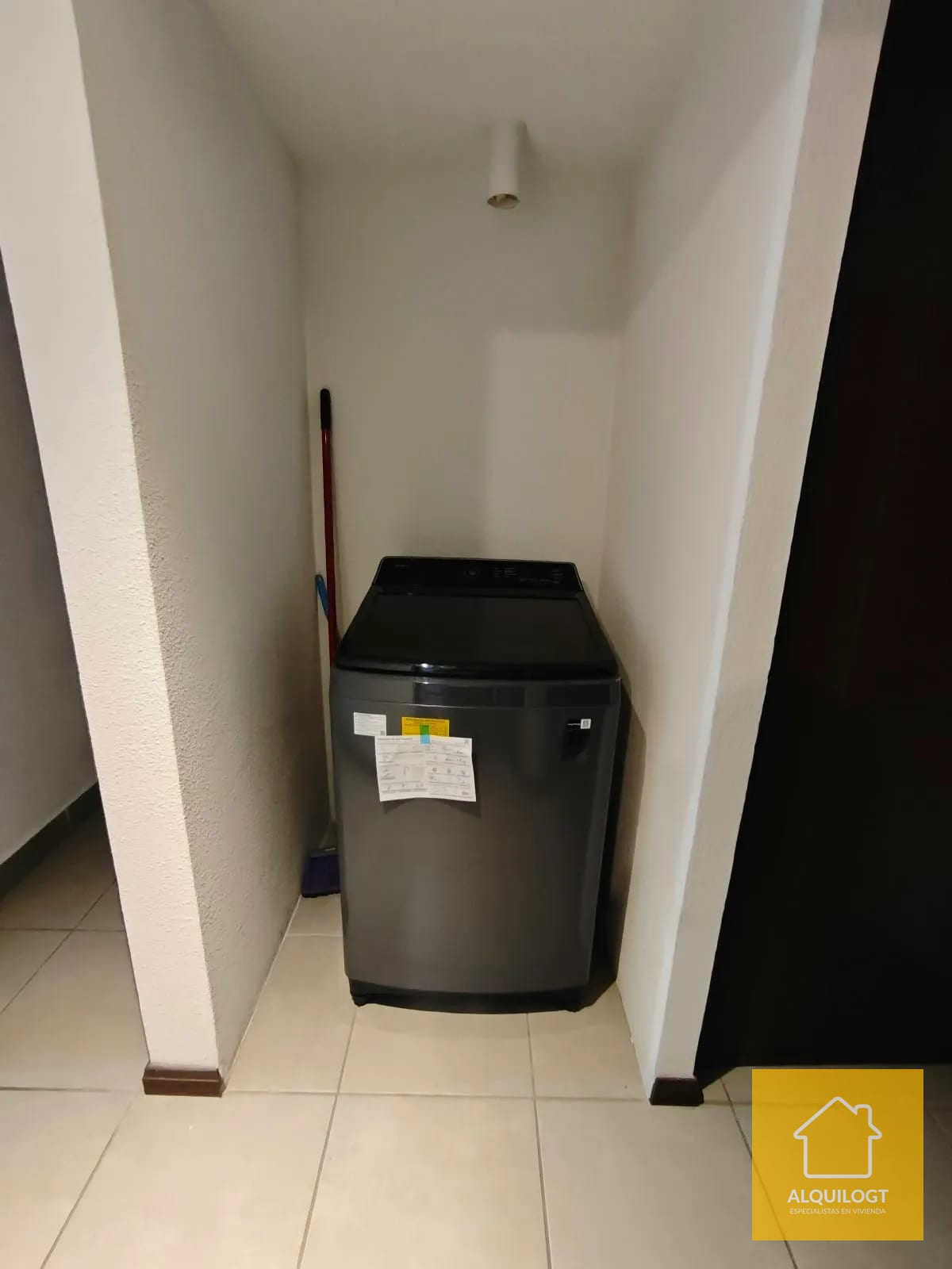 Apartamento Semiamueblado Akari por la Roosevelt Mixco 3 Habitaciones — Apartamento en Alquiler en Akari, Zona 2 Mixco, Guatemala, Ciudad — foto 10 de 11
