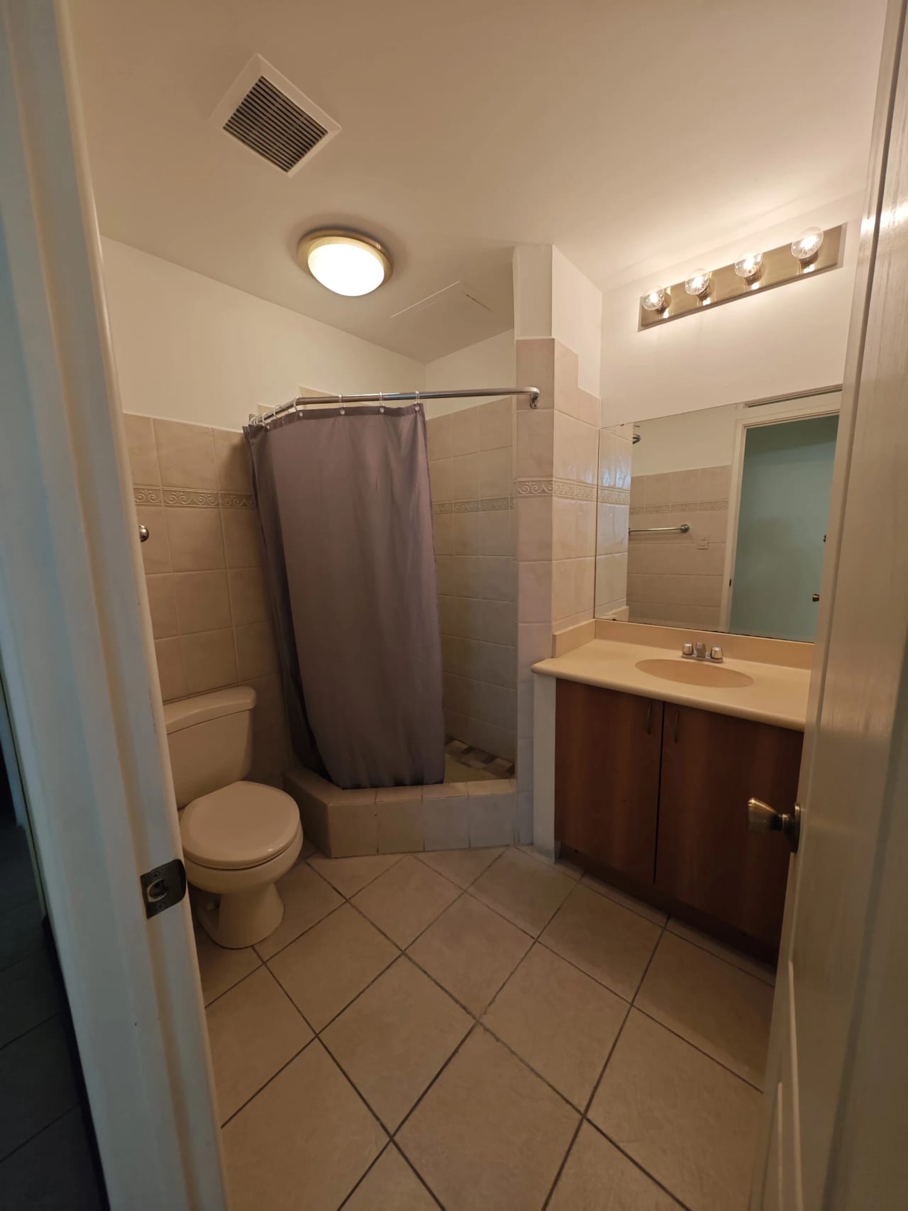 Apartamento en Santorini américas, excelente ubicación — Apartamento en Alquiler en Zona 14, Guatemala, Ciudad — foto 9 de 12
