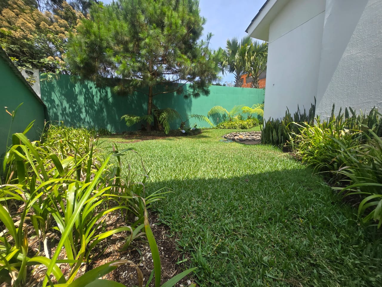 Preciosa casa en venta en Condominio la Encantada, km 12 Caes. — Casa en Venta en Carretera a El Salvador, Guatemala, Ciudad — foto 11 de 13