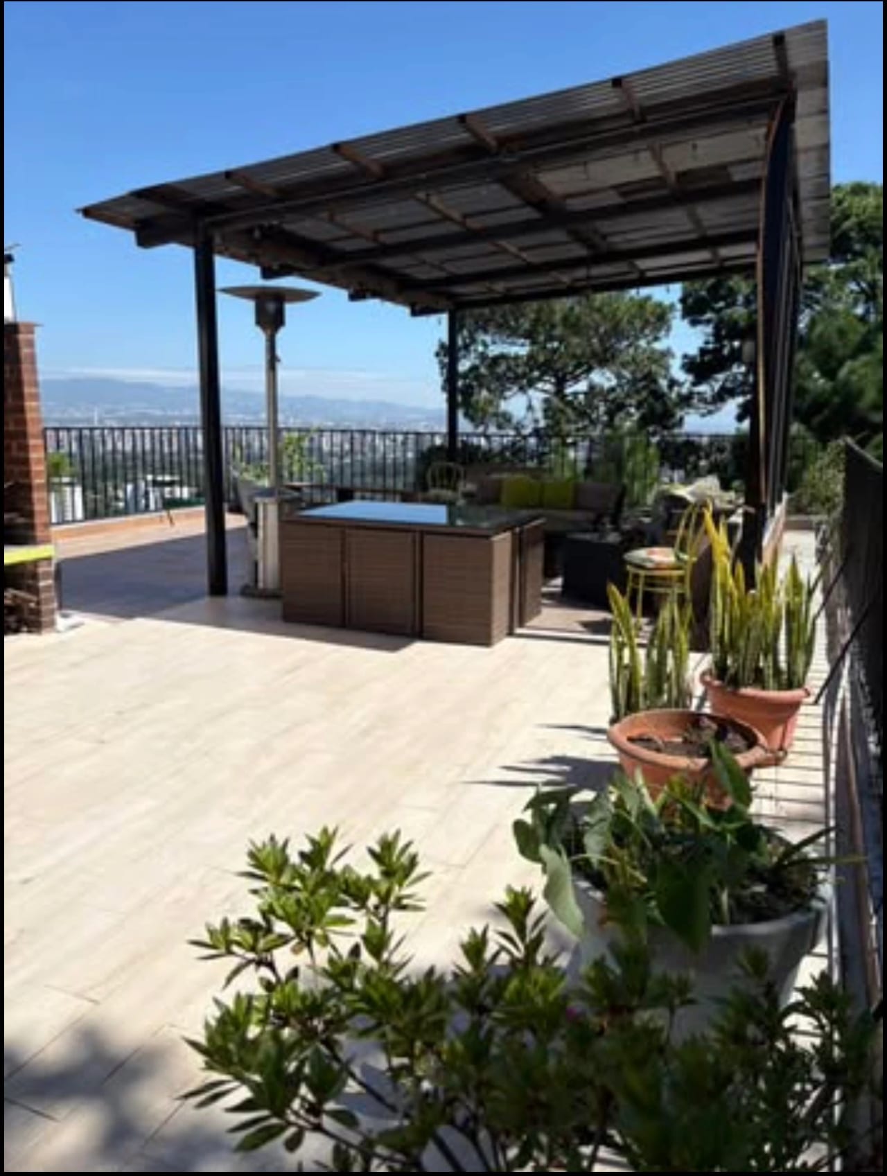 Espacio, Confort y Vistas Maravillosas — Casa en Alquiler en Bellas Luces, Santa Catarina Pinula, Guatemala, Ciudad — foto 1 de 7