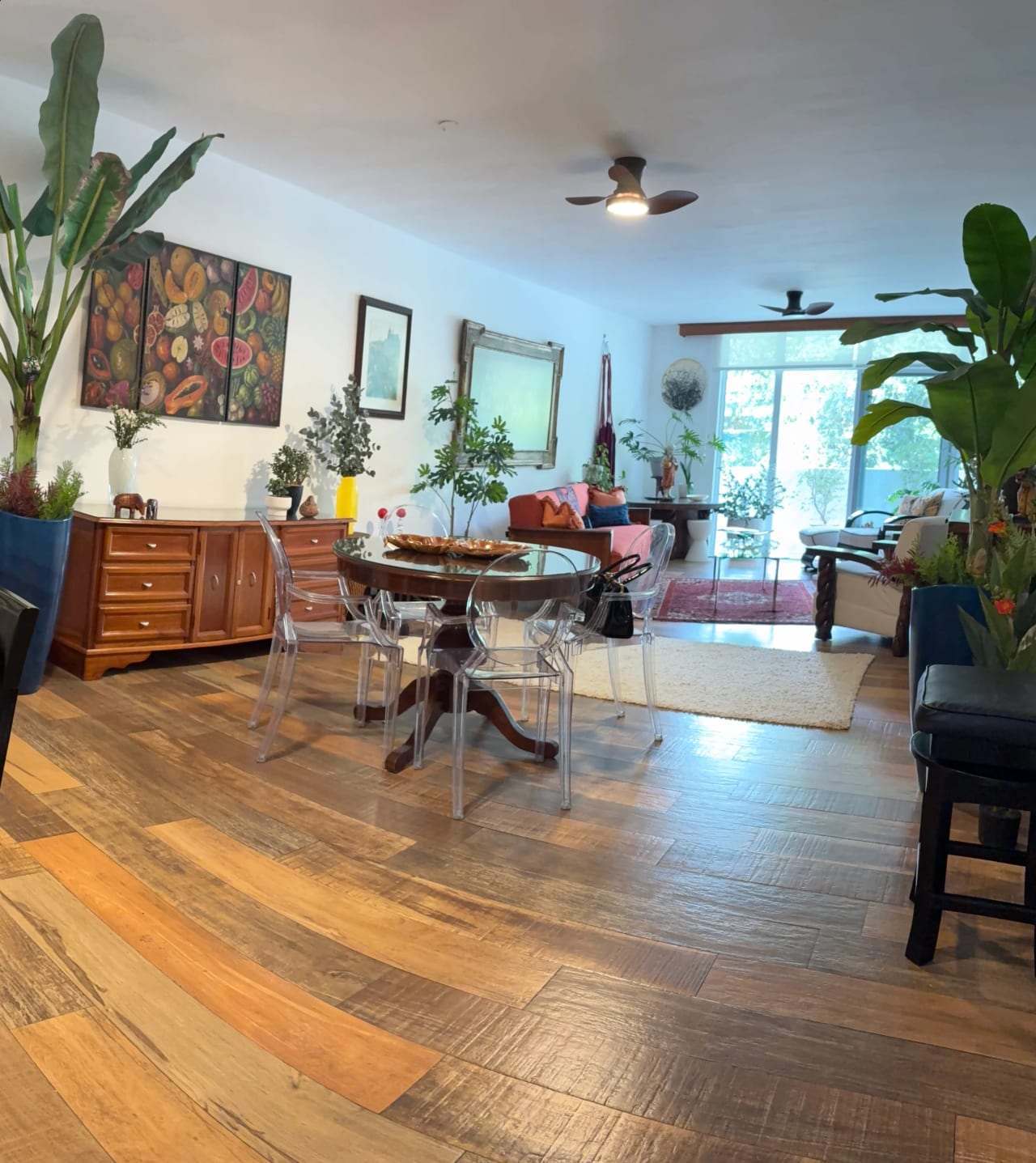 Ubicacion Privilegiada, en el Corazon Z de .10. Comodidad y Estilo — Apartamento en Alquiler en Zona 10, Guatemala, Ciudad — foto 2 de 7