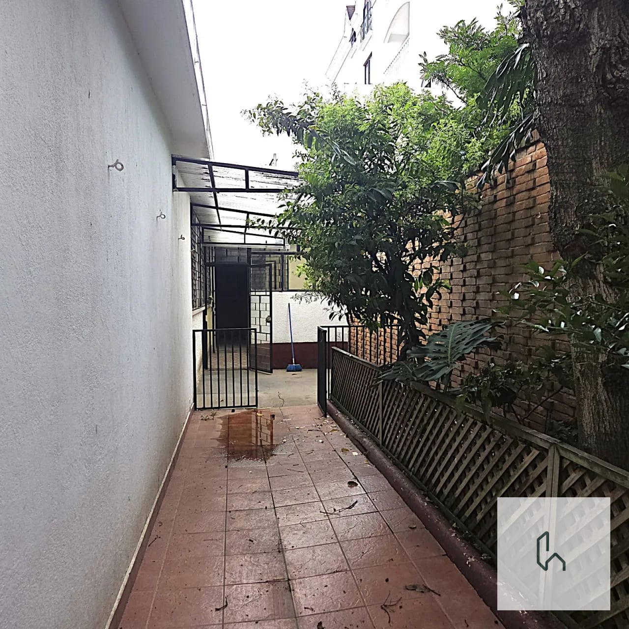 AMPLIA CASA EN RENTA EN ZONA 10 — Casa en Alquiler en Zona 10, Guatemala, Ciudad — foto 8 de 16