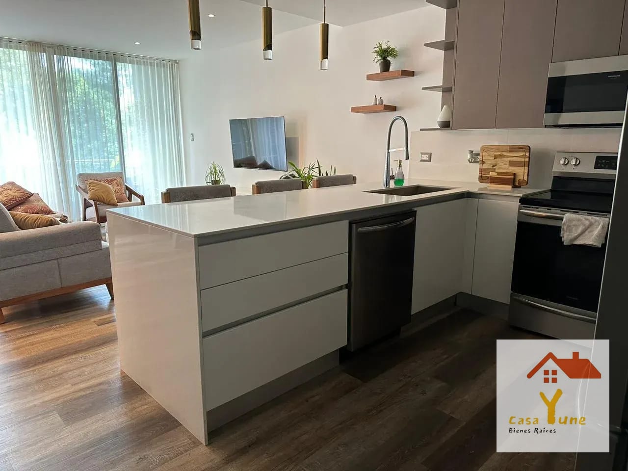 Apartamento en alquiler zona 10 Amueblado Trento 10 — Apartamento en Alquiler en Trento 10, Zona 10, Guatemala, Ciudad — foto 3 de 16
