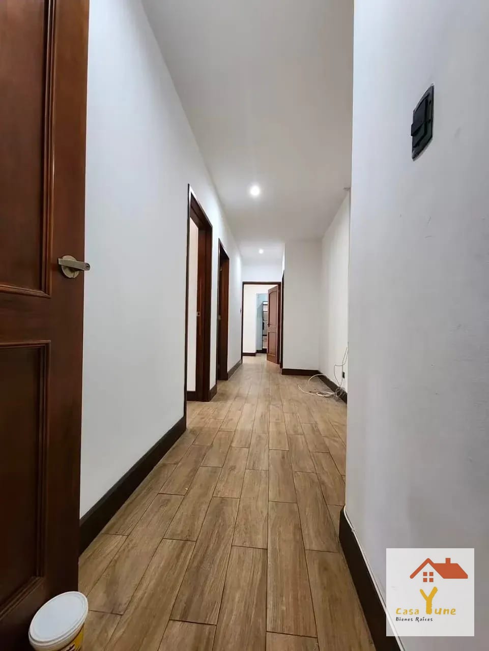 Apartamento en Alquiler Zona 10 Dentro de Colonia Oakland — Apartamento en Alquiler en Oakland 12-24, Zona 10, Guatemala, Ciudad — foto 4 de 13