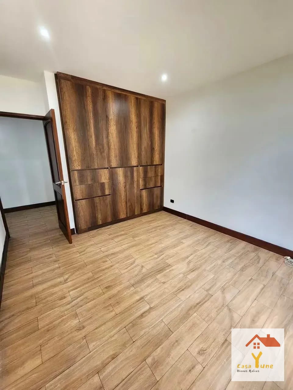 Apartamento en Alquiler Zona 10 Dentro de Colonia Oakland — Apartamento en Alquiler en Oakland 12-24, Zona 10, Guatemala, Ciudad — foto 10 de 13