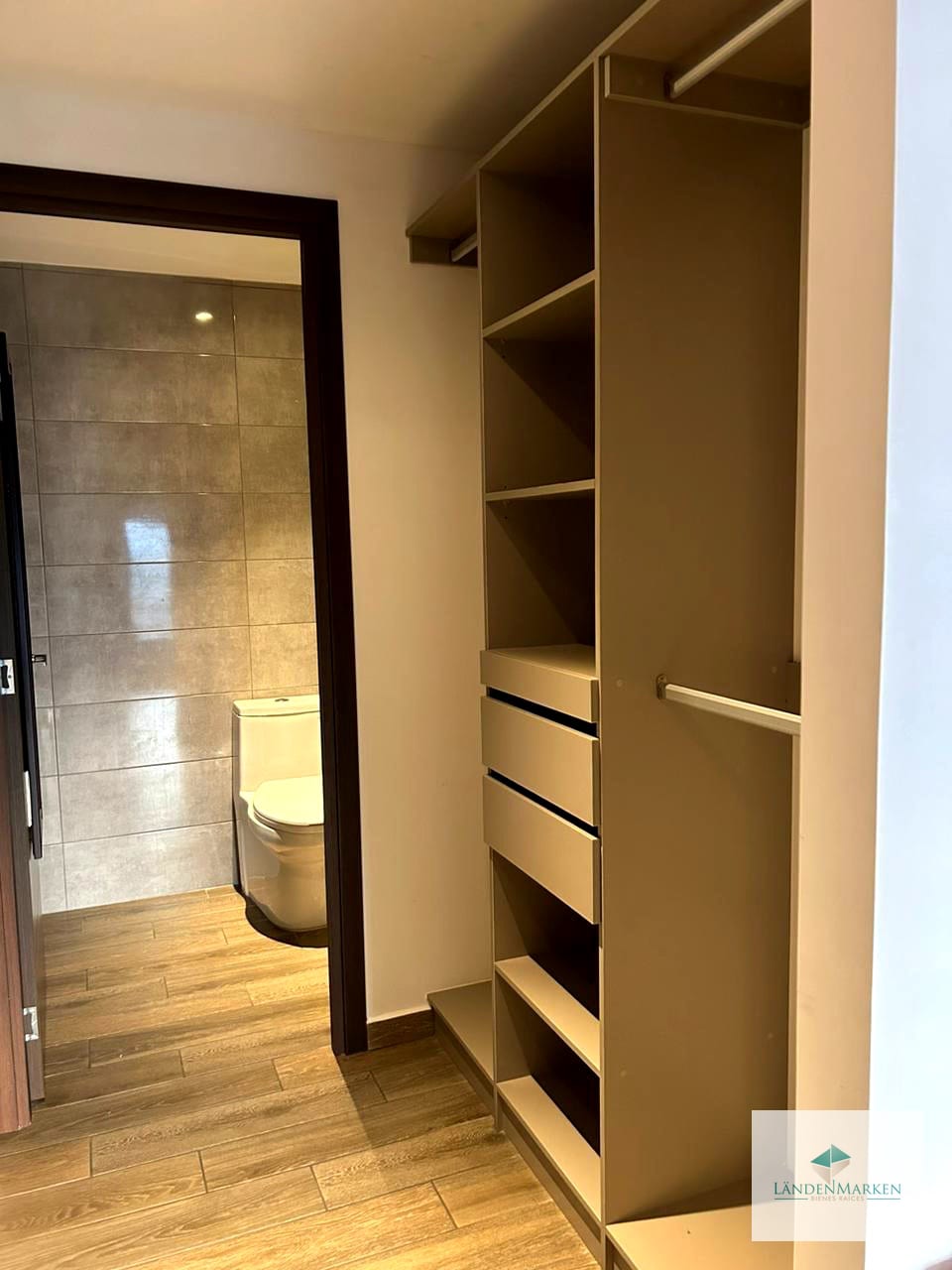ALQUILER APARTAMENTO AMUEBLADO Y EQUIPADO EN EDIFICIO PARQUE 15 — Apartamento en Alquiler en Parque 15, Zona 15, Guatemala, Ciudad — foto 6 de 10