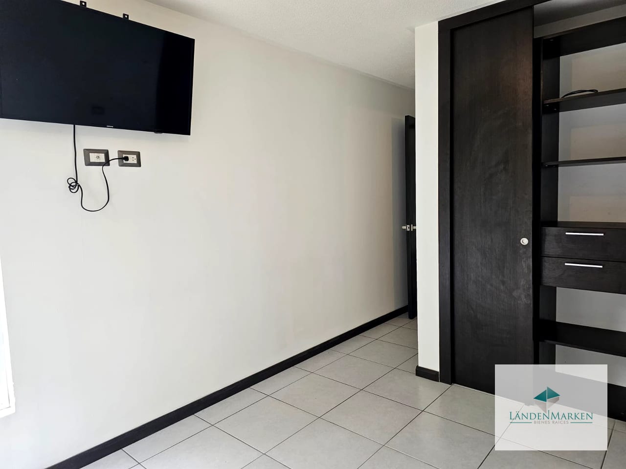 ALQUILER DE APARTAMENTO EN ZONA 11 , LAS CHARCAS . — Apartamento en Alquiler en Vistas de Las Charcas, Zona 11, Guatemala, Ciudad — foto 4 de 14