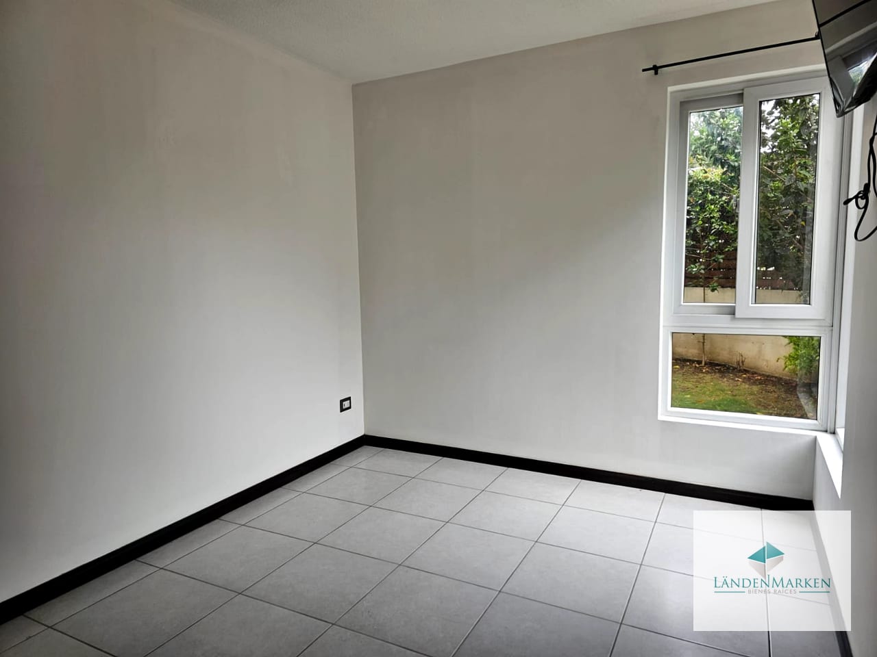ALQUILER DE APARTAMENTO EN ZONA 11 , LAS CHARCAS . — Apartamento en Alquiler en Vistas de Las Charcas, Zona 11, Guatemala, Ciudad — foto 6 de 14