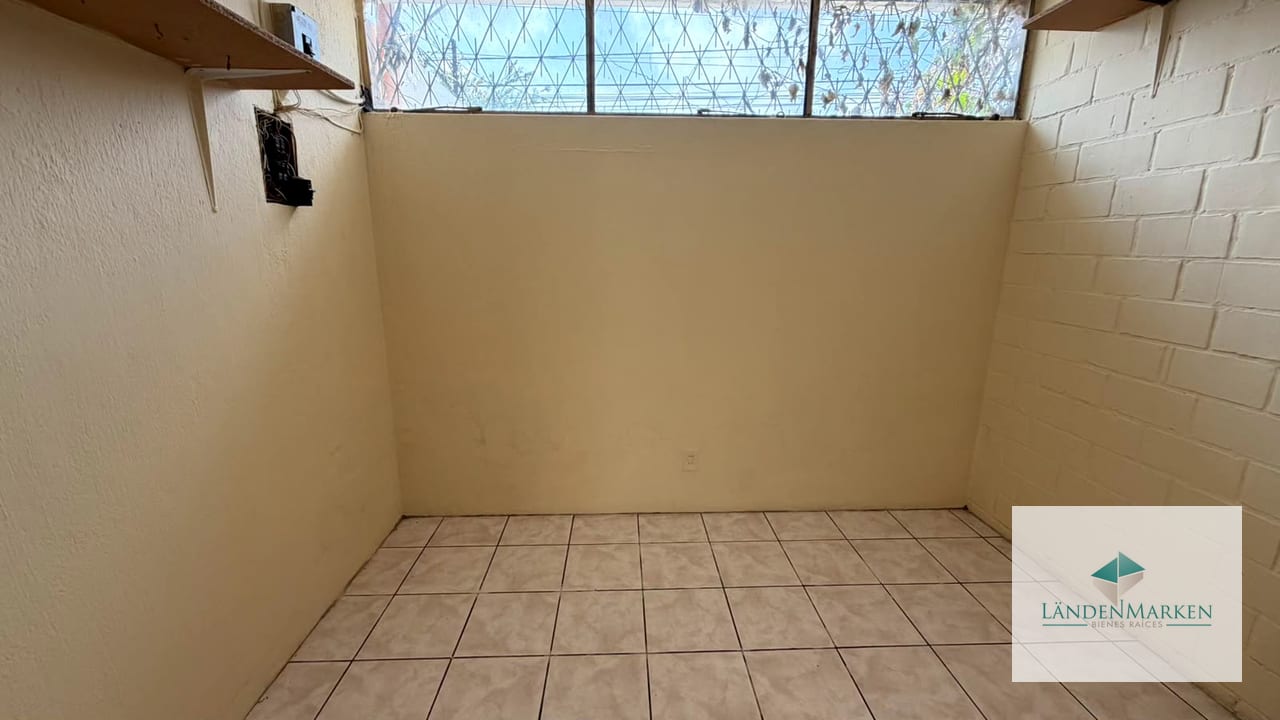 CASA FUERA DE GARITA PARA OFICINAS O VIVIENDA FAMILIAR EN ZONA 7 TIKAL 1 — Casa en Alquiler en Tikal I, Zona 7, Guatemala, Ciudad — foto 9 de 17
