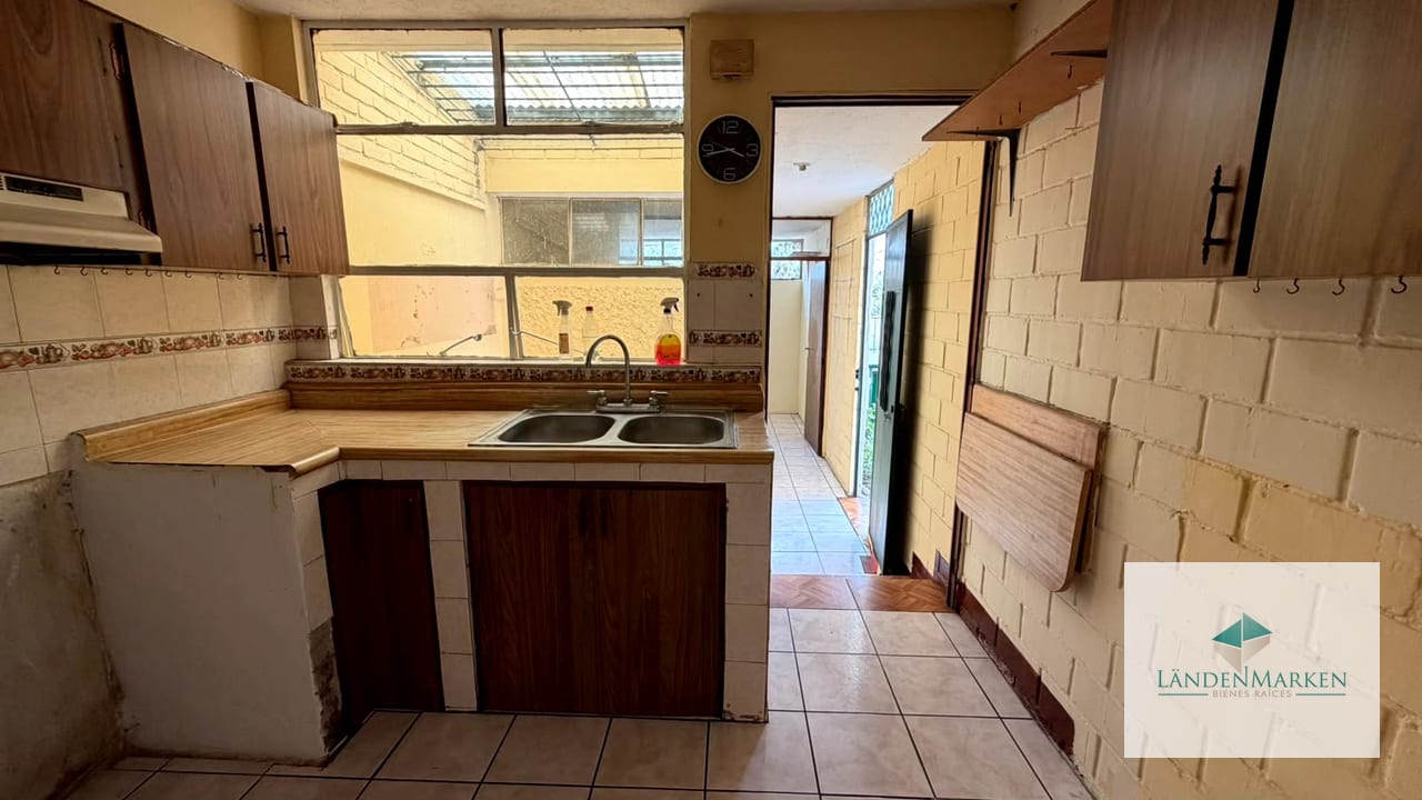CASA FUERA DE GARITA PARA OFICINAS O VIVIENDA FAMILIAR EN ZONA 7 TIKAL 1 — Casa en Alquiler en Tikal I, Zona 7, Guatemala, Ciudad — foto 13 de 17