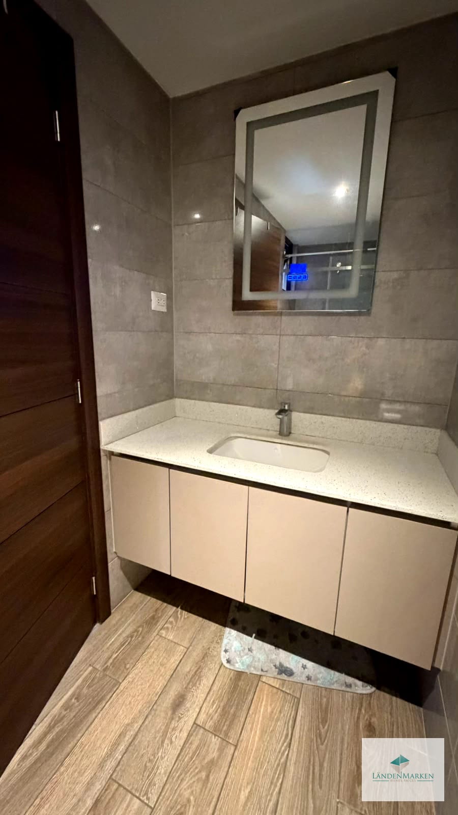 ALQUILER APARTAMENTO AMUEBLADO Y EQUIPADO EN EDIFICIO PARQUE 15 - Image 3