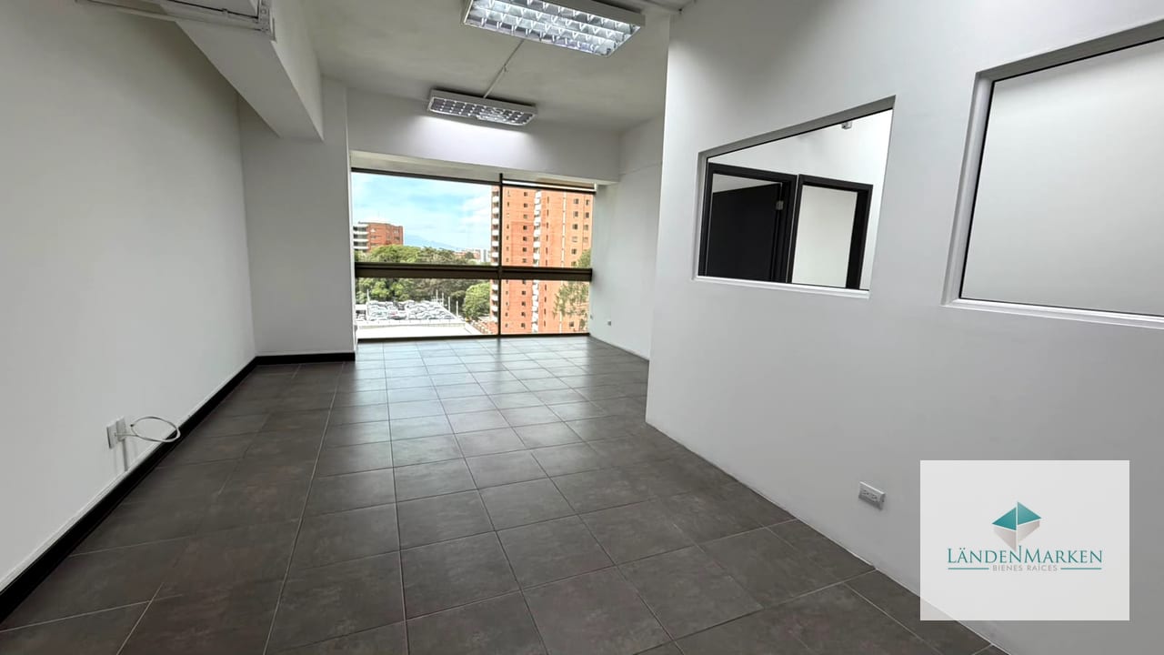 ALQUILER DE OFICINA DE 91 MTS2 EN EDIFICIO TORINO 2 ZONA 10 — Oficina en Alquiler en Torino II, Zona 10, Guatemala, Ciudad — foto 1 de 7