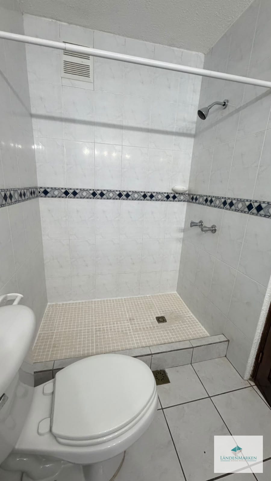 Alquiler de Apartamento de una Habitación en Zona 16 la Montaña — Apartamento en Alquiler en La Montaña, Zona 16, Guatemala, Ciudad — foto 5 de 16