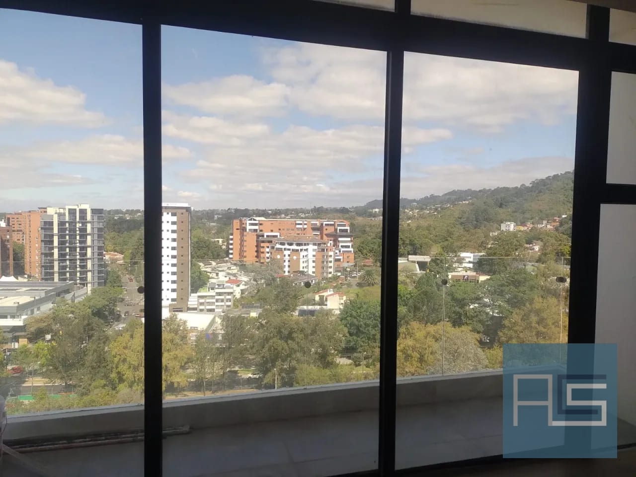 Moderno Apto en nivel alto para estrenar de 3 habitaciones con dorm de servicio y bodega en Vista Hermosa II, zona 15 — Apartamento en Venta en Arles, Zona 15, Guatemala, Ciudad — foto 3 de 16