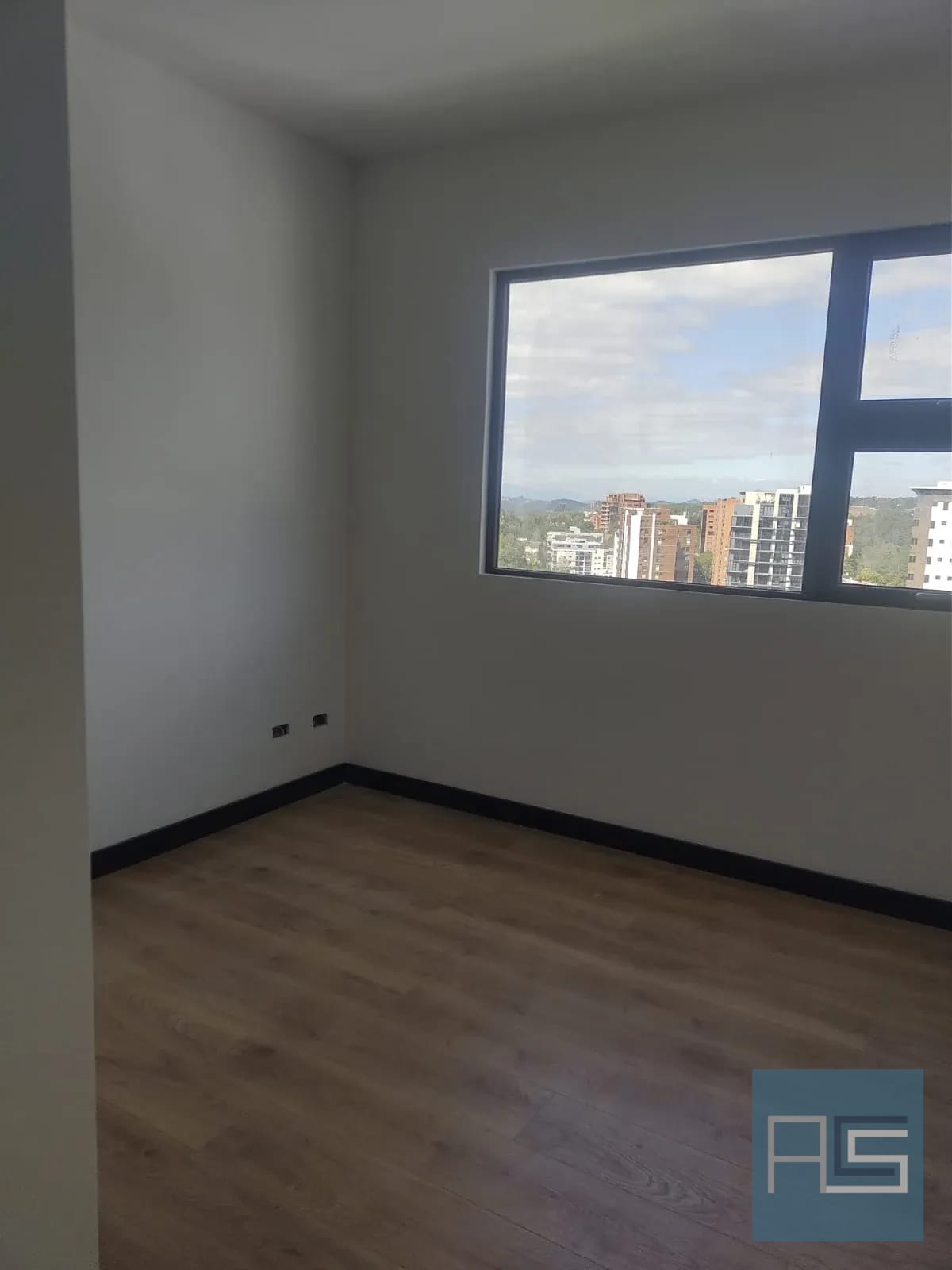 Moderno Apto en nivel alto para estrenar de 3 habitaciones con dorm de servicio y bodega en Vista Hermosa II, zona 15 — Apartamento en Venta en Arles, Zona 15, Guatemala, Ciudad — foto 6 de 16