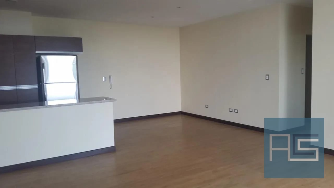 Apto amplio muy iluminado de 2 habitaciones con balcones en venta ZONA 15, VH II — Apartamento en Venta en Torre Verde, Zona 15, Guatemala, Ciudad — foto 3 de 17