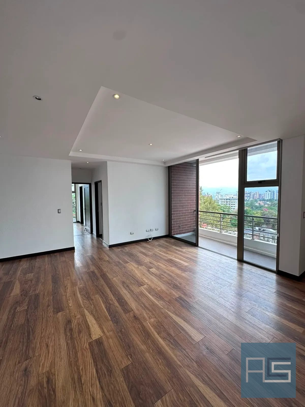 Apto amplio muy iluminado de 2 habitaciones con balcones en venta ZONA 15, VH II — Apartamento en Venta en Torre Verde, Zona 15, Guatemala, Ciudad — foto 5 de 17
