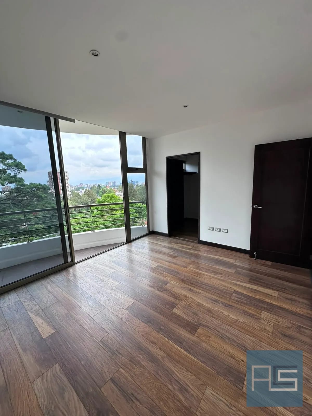 Apto amplio muy iluminado de 2 habitaciones con balcones en venta ZONA 15, VH II — Apartamento en Venta en Torre Verde, Zona 15, Guatemala, Ciudad — foto 7 de 17