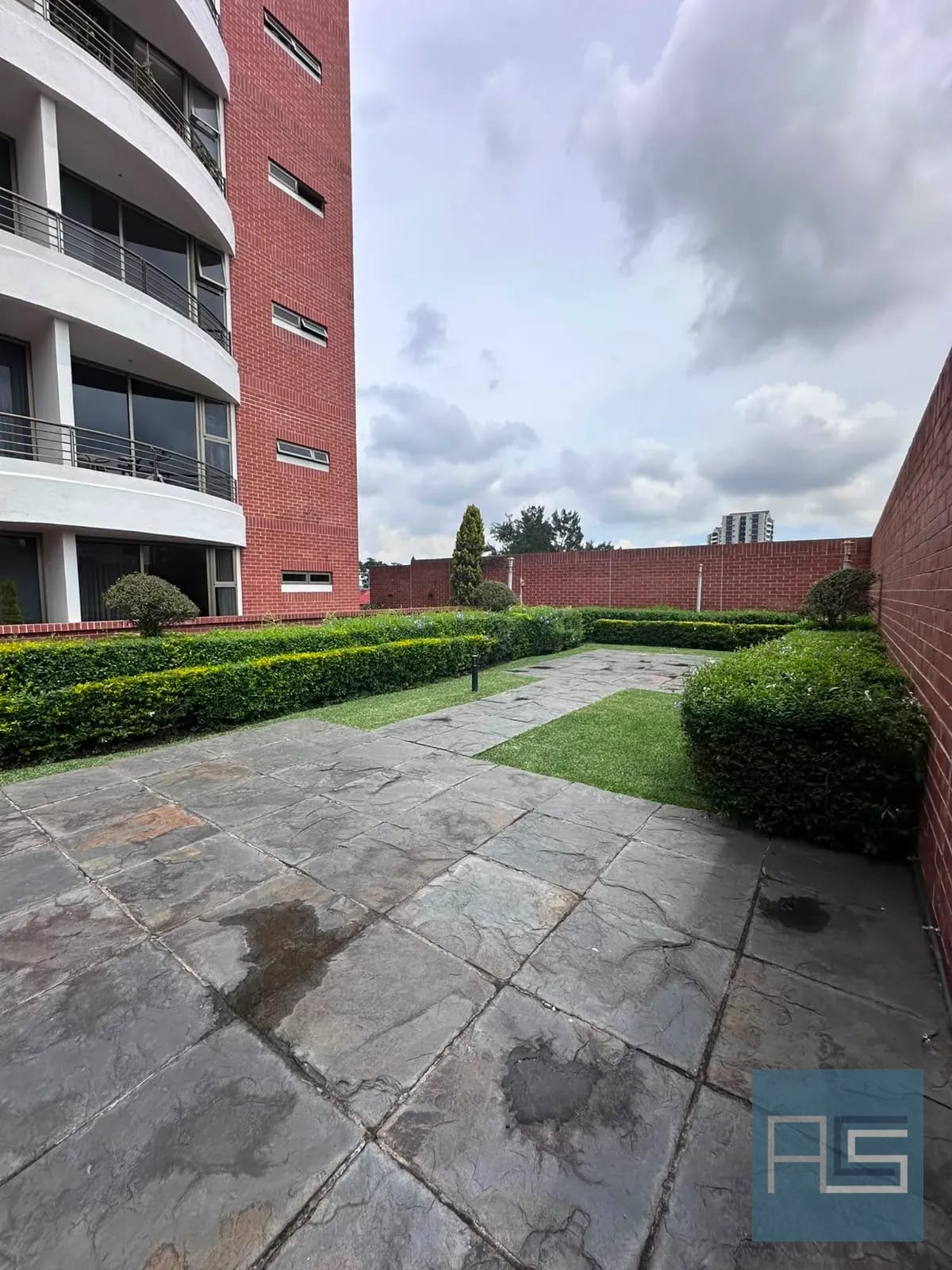 Apto amplio muy iluminado de 2 habitaciones con balcones en venta ZONA 15, VH II — Apartamento en Venta en Torre Verde, Zona 15, Guatemala, Ciudad — foto 14 de 17