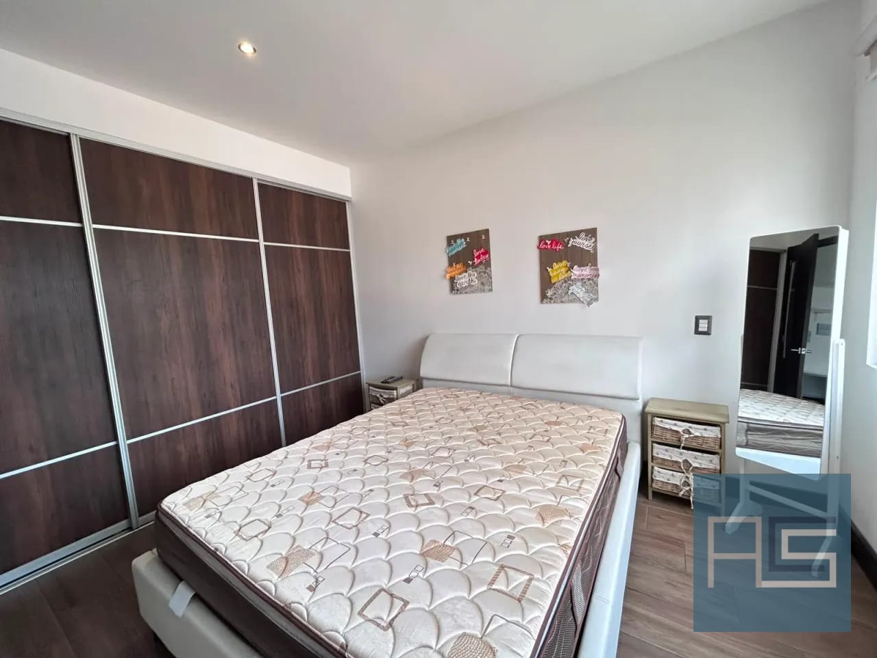 RENTA DE APARTAMENTO 1 HABiTACIÓN, AMUEBLADO EN ZONA 10 — Apartamento en Alquiler en Zona 10, Guatemala, Ciudad — foto 9 de 17