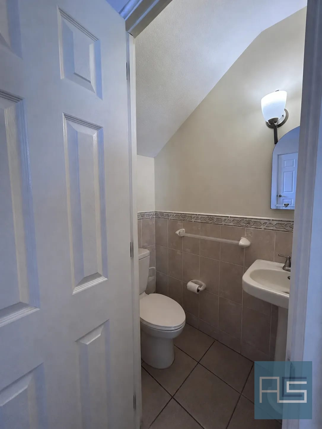 Hermosa Casa en Venta - San Agustín, El Naranjo Zona 4 de Mixco — Casa en Venta en Condado Naranjo, Zona 4 Mixco, Guatemala, Ciudad — foto 5 de 17