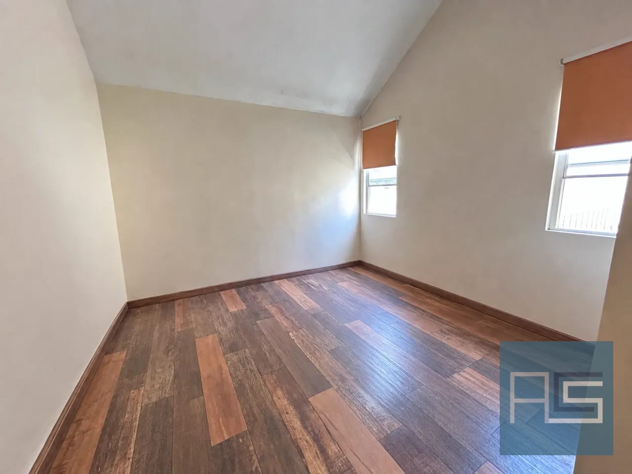 Hermosa Casa en Venta - San Agustín, El Naranjo Zona 4 de Mixco — Casa en Venta en Condado Naranjo, Zona 4 Mixco, Guatemala, Ciudad — foto 8 de 17