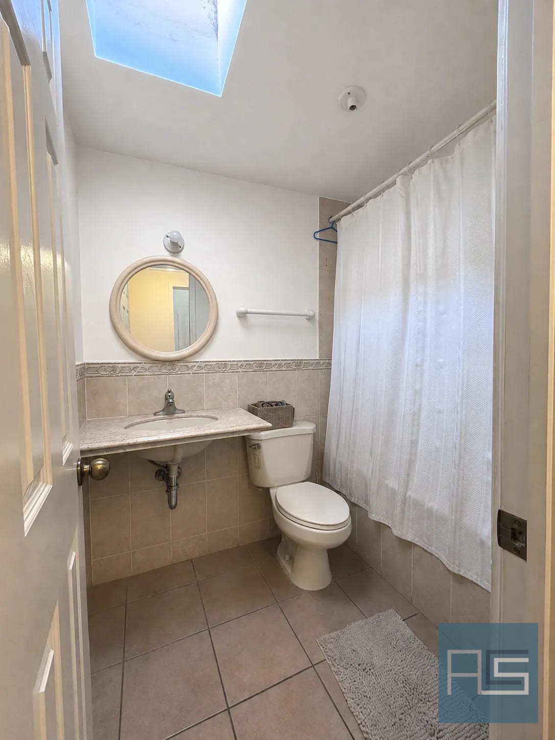 Hermosa Casa en Venta - San Agustín, El Naranjo Zona 4 de Mixco — Casa en Venta en Condado Naranjo, Zona 4 Mixco, Guatemala, Ciudad — foto 12 de 17