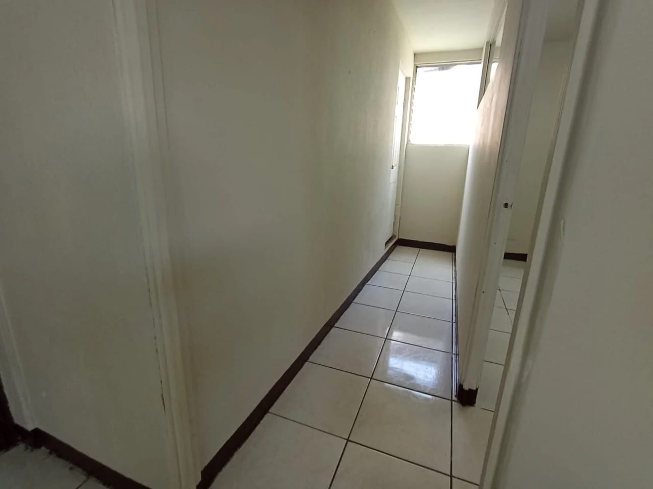 🏢 OFICINA EN RENTA - ZONA 10 — Oficina en Alquiler en Zona 10, Guatemala, Ciudad — foto 4 de 7