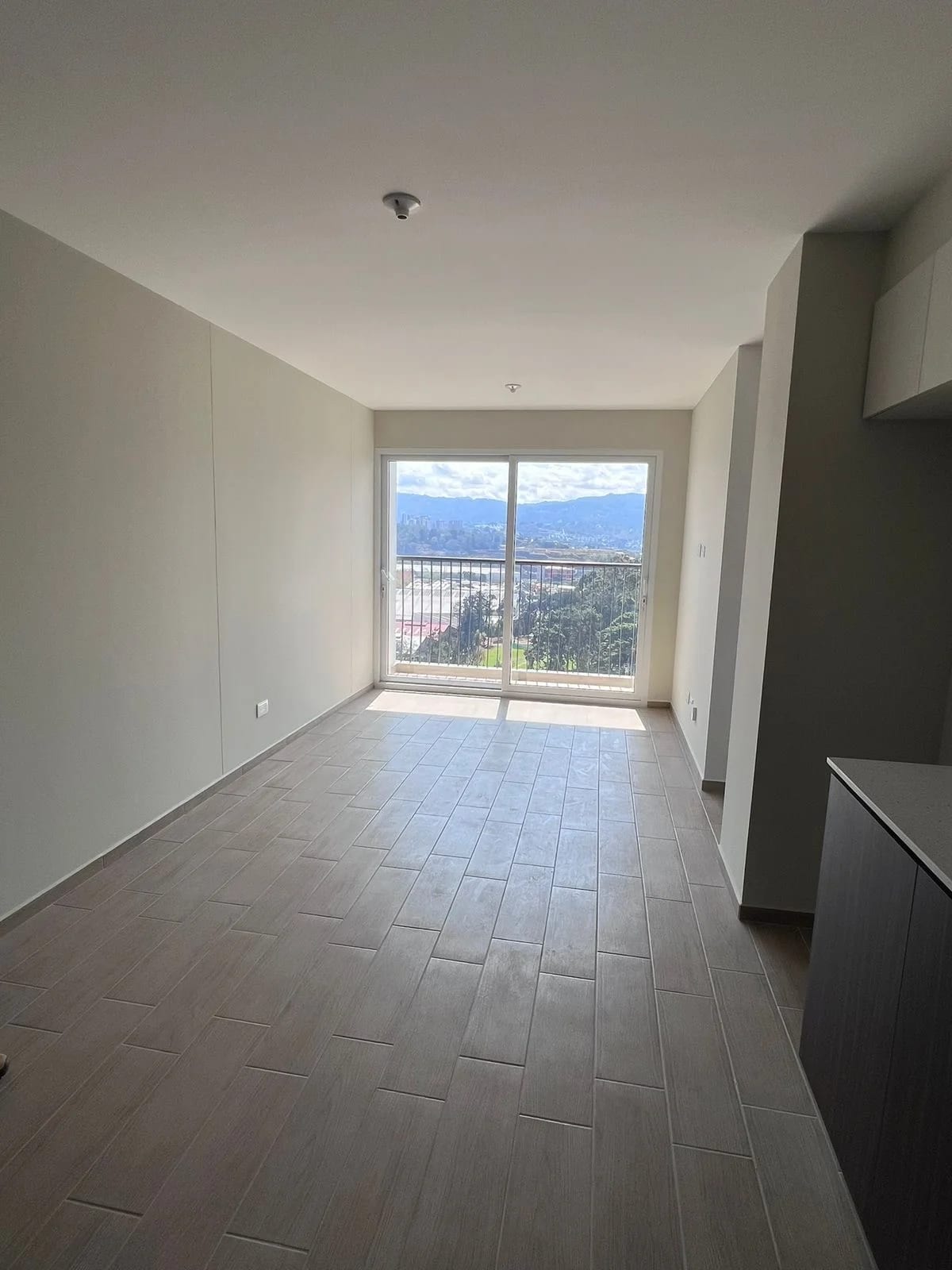 APARTAMENTO EN RENTA ZONA 12 — Apartamento en Alquiler en Andares Doce, Zona 12, Guatemala, Ciudad — foto 3 de 9