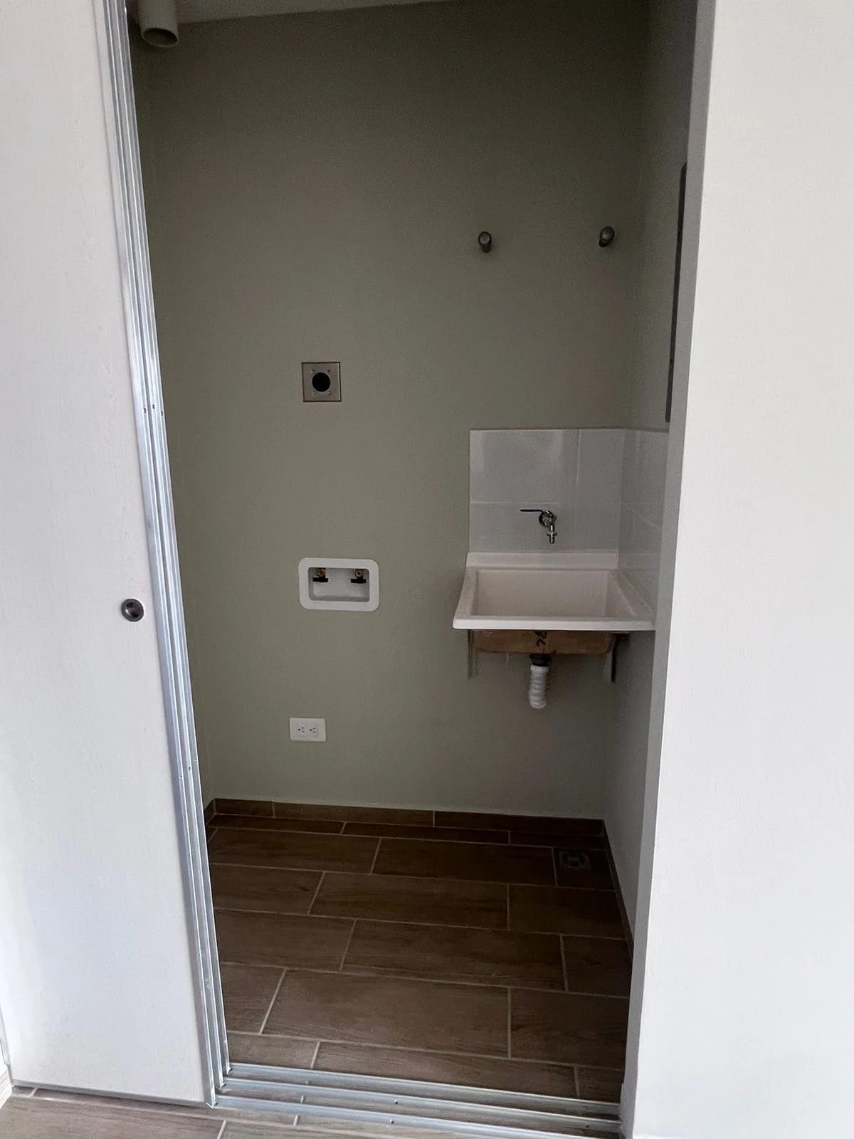 APARTAMENTO EN RENTA ZONA 12 — Apartamento en Alquiler en Andares Doce, Zona 12, Guatemala, Ciudad — foto 8 de 9