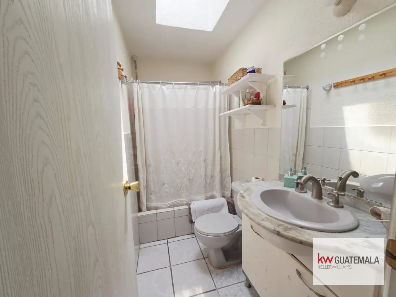 VENTA DE CASA EN RESIDENCIAL SUIZA 3 EL ENCINAL — Casa en Venta en El Encinal, Zona 7 Mixco, Guatemala, Ciudad — foto 13 de 15