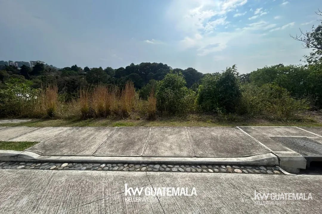 Terreno en Venta | Condominio Lomas de San Isidro, Zona 16 — Terreno en Venta en Lomas de San Isidro, Zona 16, Guatemala, Ciudad — foto 1 de 7