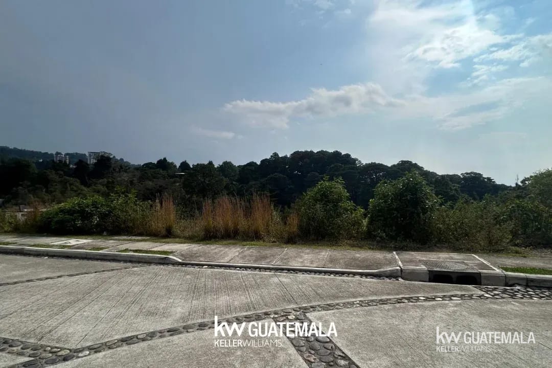 Terreno en Venta | Condominio Lomas de San Isidro, Zona 16 — Terreno en Venta en Lomas de San Isidro, Zona 16, Guatemala, Ciudad — foto 2 de 7