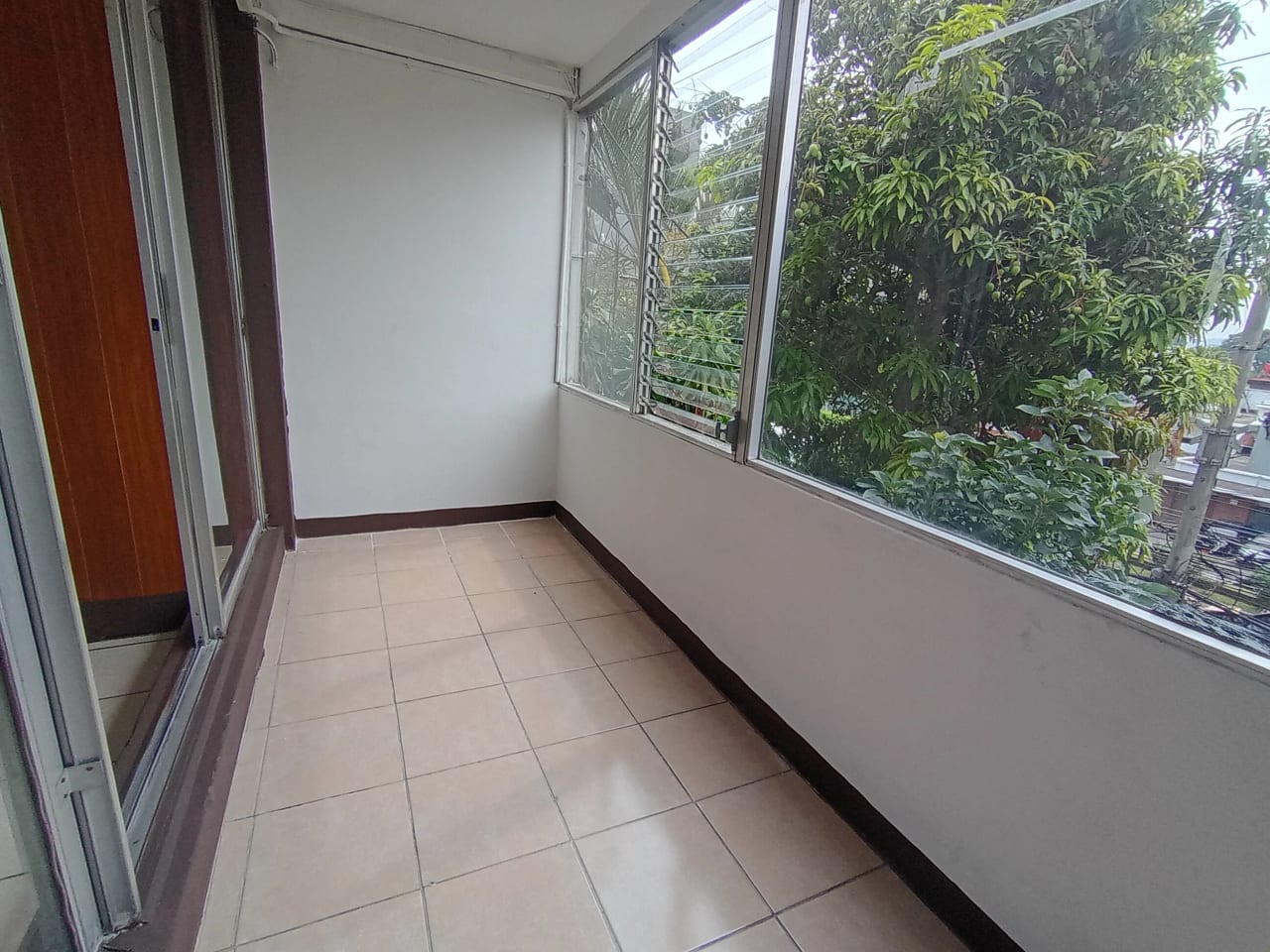 Oficina en renta en zona 10 — Oficina en Alquiler en Zona 10, Guatemala, Ciudad — foto 4 de 6