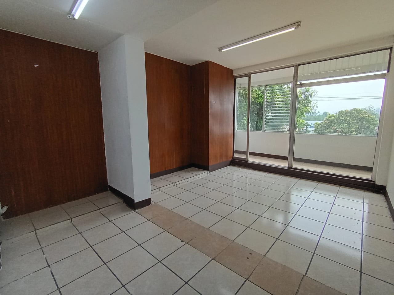 Oficina en renta en zona 10 — Oficina en Alquiler en Zona 10, Guatemala, Ciudad — foto 1 de 6