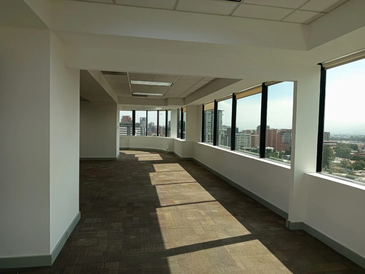 Se renta mega oficina en zona 14 — Oficina en Alquiler en Exedra, Zona 14, Guatemala, Ciudad — foto 7 de 13