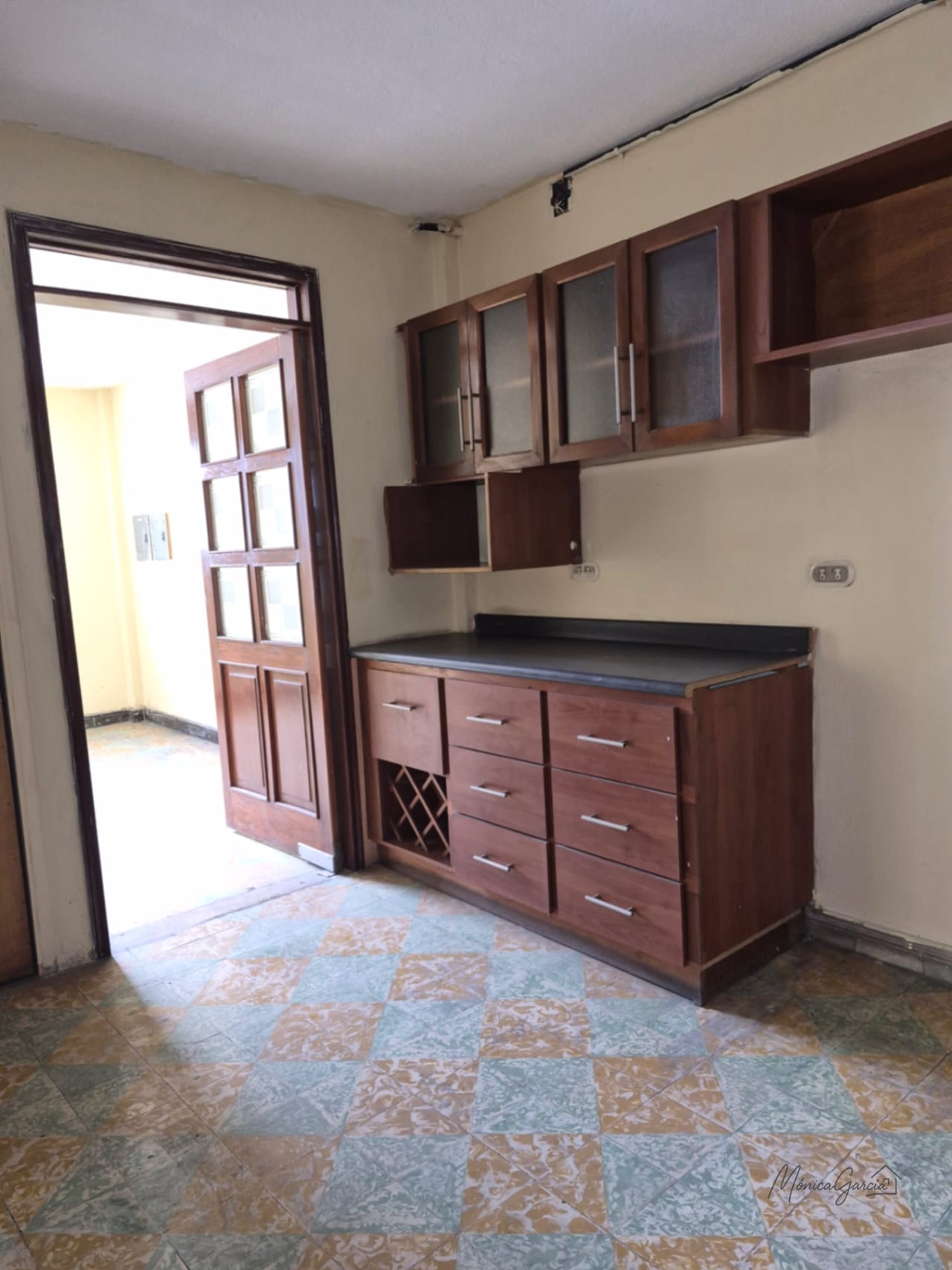 Amplia propiedad comercial en RENTA, zona 11 — Oficina en Alquiler en Zona 11, Guatemala, Ciudad — foto 6 de 15