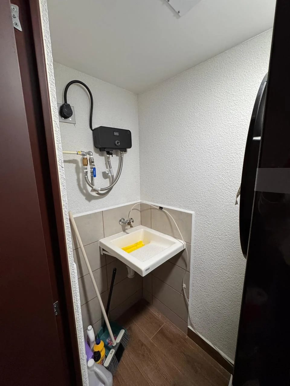 RENTA DE APARTAMENTO AMUEBLADO EN EDIFICIO SENDEROS, ZONA 16 — Apartamento en Alquiler en senderos, Zona 16, Guatemala, Ciudad — foto 12 de 16