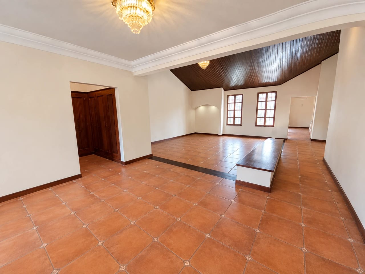 Casa en Venta en Antigua Guatemala — Casa en Venta en Dentro del Casco, Antigua, Sacatepéquez — foto 1 de 17
