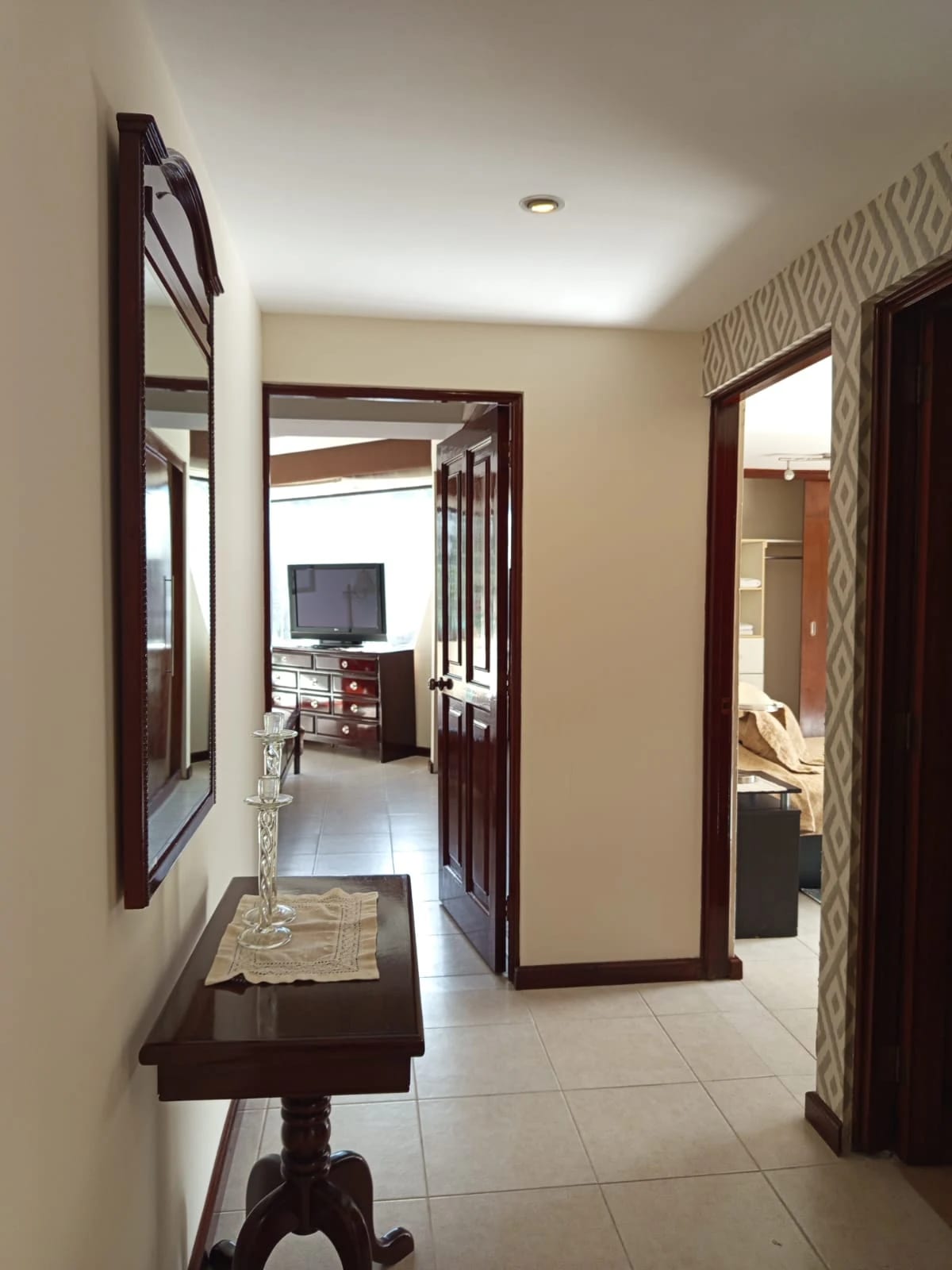 Apartamento Amueblado en Zona 14 (renta / Venta) — Apartamento en Alquiler en Zona 14, Guatemala, Ciudad — foto 15 de 17