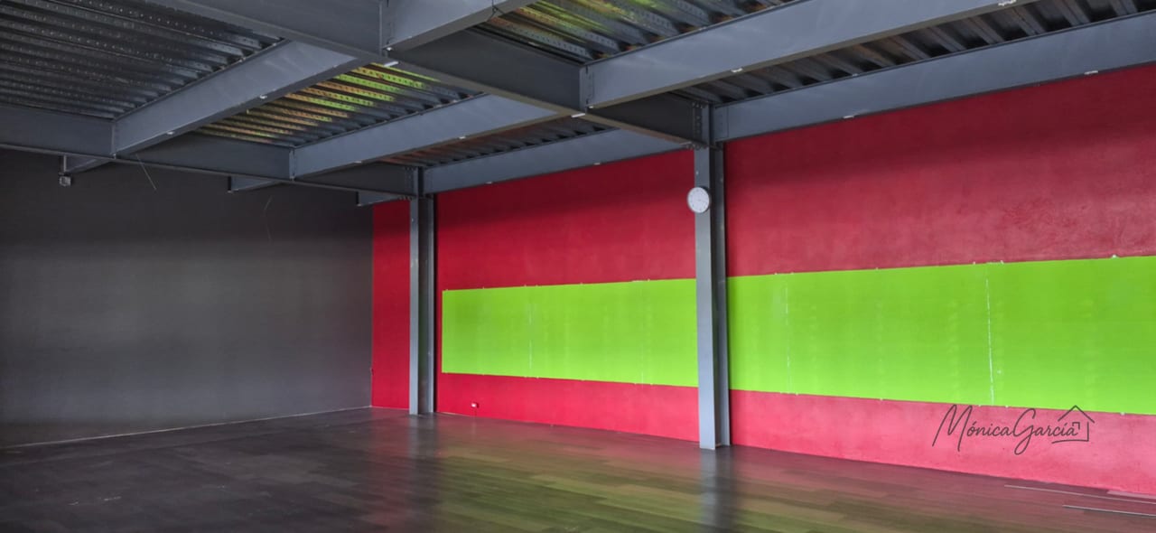 Espacioso Local Comercial de 1,305 m² en RENTA ¡excelente ubicación! — Local en Alquiler en Villa Nueva, Guatemala, Ciudad — foto 3 de 11