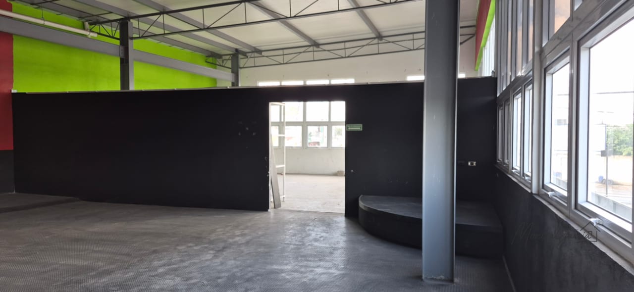 Espacioso Local Comercial de 1,305 m² en RENTA ¡excelente ubicación! — Local en Alquiler en Villa Nueva, Guatemala, Ciudad — foto 8 de 11