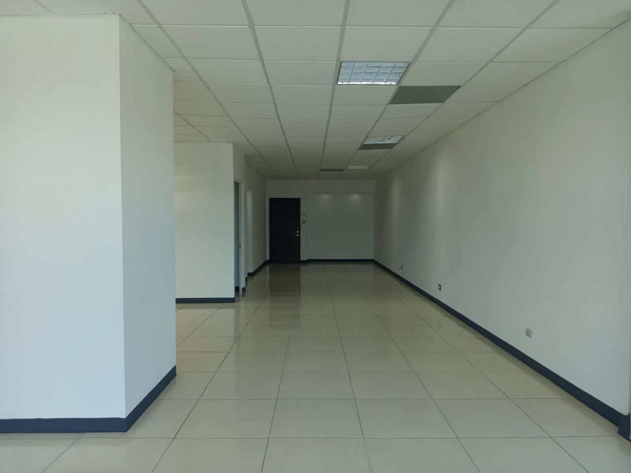 Oficina en renta en Zona Pradera, Zona 10 — Oficina en Alquiler en Zona 10, Guatemala, Ciudad — foto 13 de 17