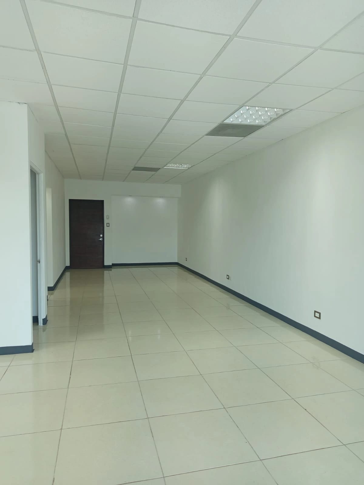 Oficina en renta en Zona Pradera, Zona 10 — Oficina en Alquiler en Zona 10, Guatemala, Ciudad — foto 16 de 17