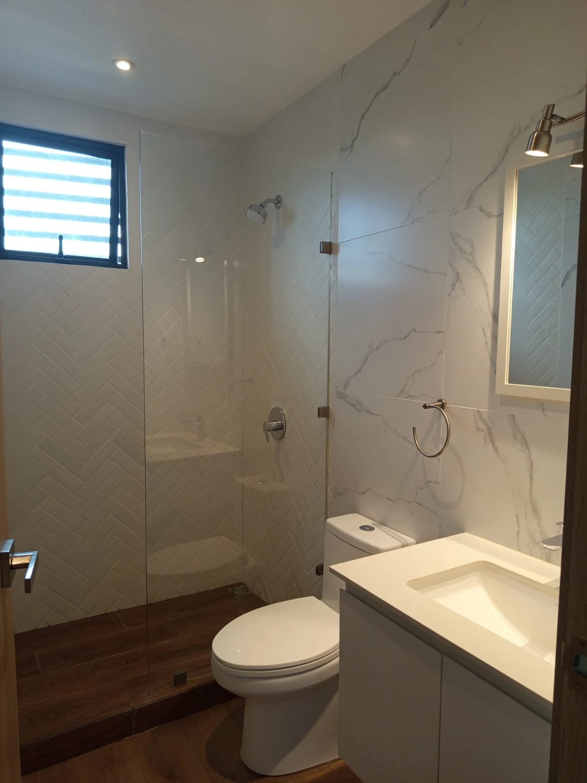 Apto Premium en Renta - Zona 15 | 3 Hab | Nivel 10 — Apartamento en Alquiler en Zona 15, Guatemala, Ciudad — foto 8 de 15